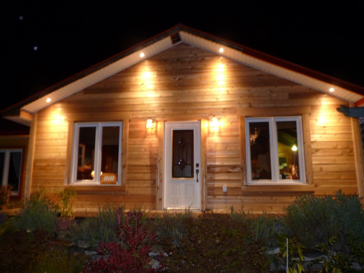 Auberge Ma Maison Sainte-Melanie Exterior photo